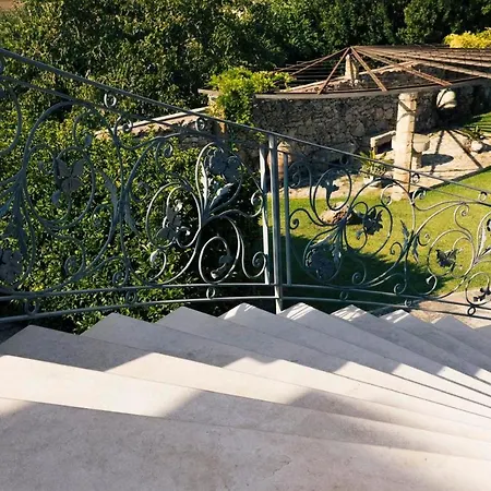 Paradiso Farm stay